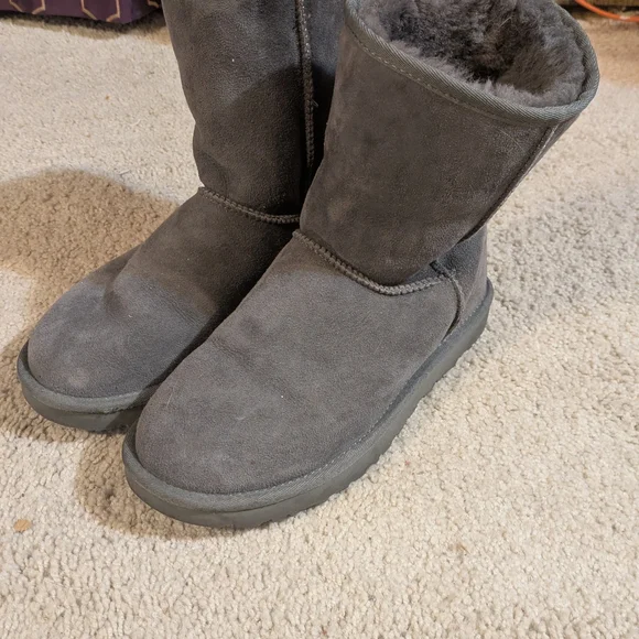 Ugg Gray Short Boots 8 Size - Picture 2 of 10